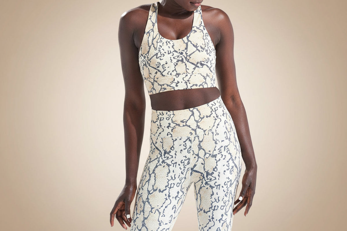Verkürzte Leggings mit hoher Taille und Schlangenmuster – Sporthose