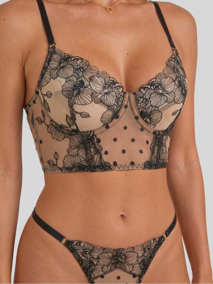 Women's Underwired Bra and Briefs Lingerie Set with Back Fastening
