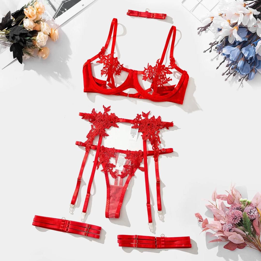 Dreiteiliges Damen-Dessous-Set aus feiner Spitze mit abgestimmtem figurbetontem Design