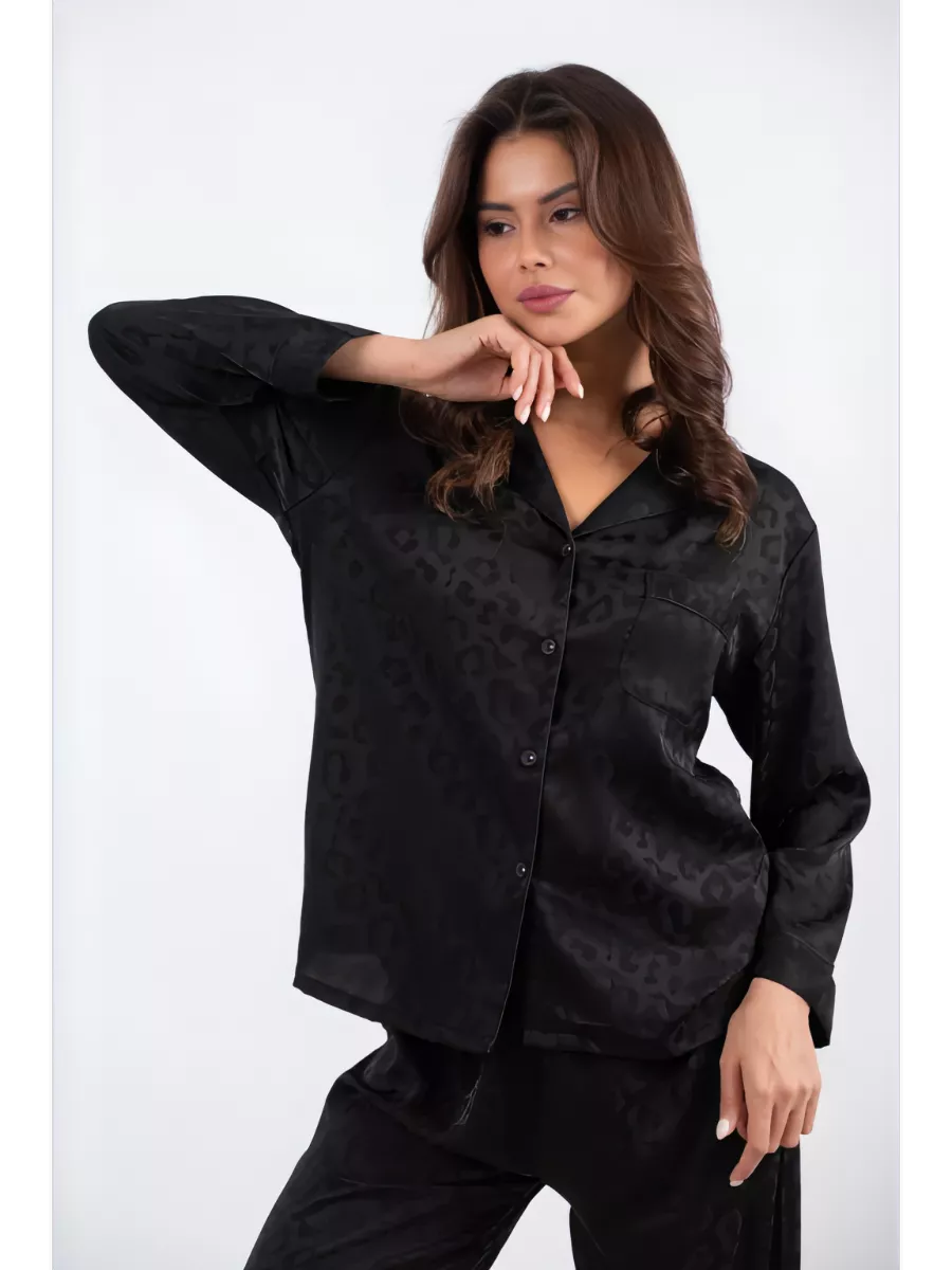 Damen-Pyjama-Set aus schwarzem Jacquard-Satin mit Leopardenmuster, Oberteil mit Knopfleiste und Hose