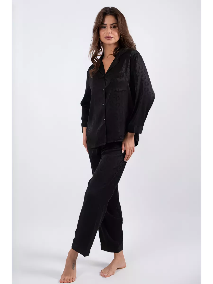 Damen-Pyjama-Set aus schwarzem Jacquard-Satin mit Leopardenmuster, Oberteil mit Knopfleiste und Hose