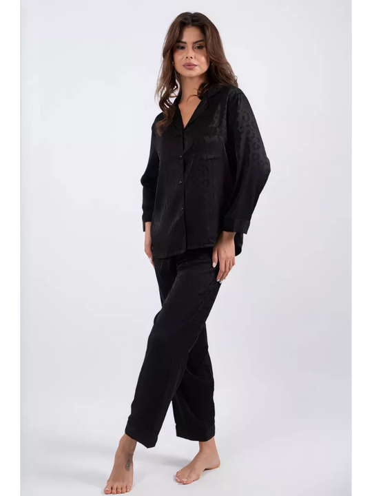 Damen-Pyjama-Set aus schwarzem Jacquard-Satin mit Leopardenmuster, Oberteil mit Knopfleiste und Hose