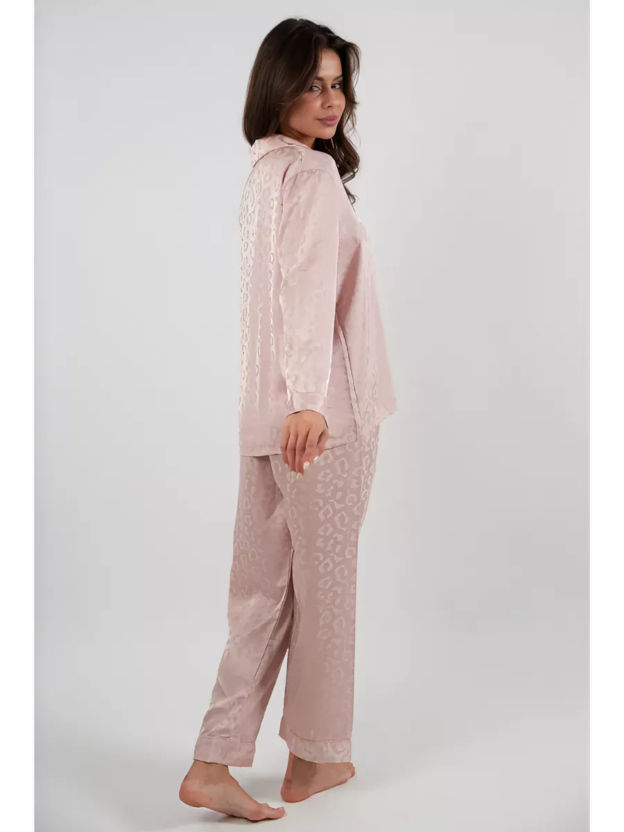 Damen-Pyjama-Set aus altrosa Jacquard-Satin mit Leopardenmuster und Oberteil mit Knopfleiste