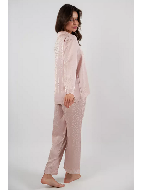 Damen-Pyjama-Set aus altrosa Jacquard-Satin mit Leopardenmuster und Oberteil mit Knopfleiste