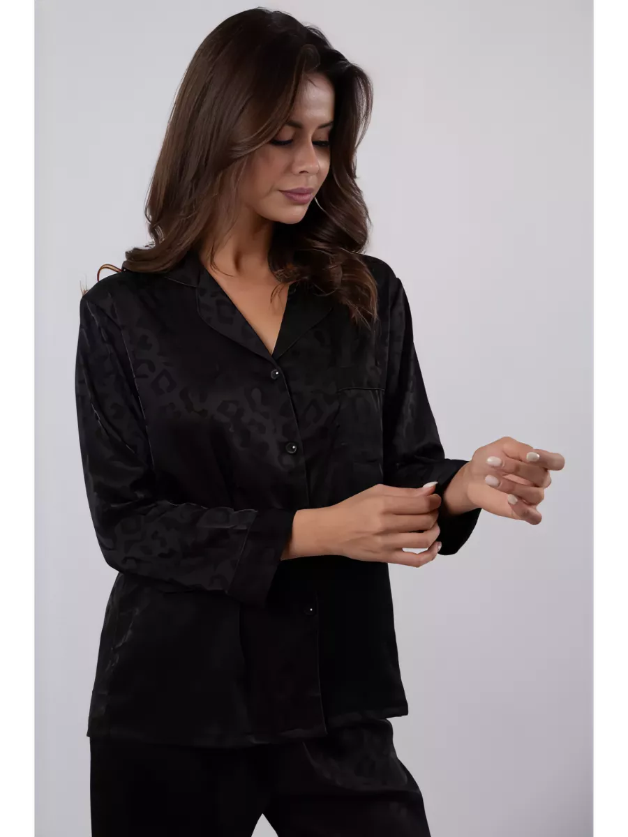 Damen-Pyjama-Set aus schwarzem Jacquard-Satin mit Leopardenmuster, Oberteil mit Knopfleiste und Hose