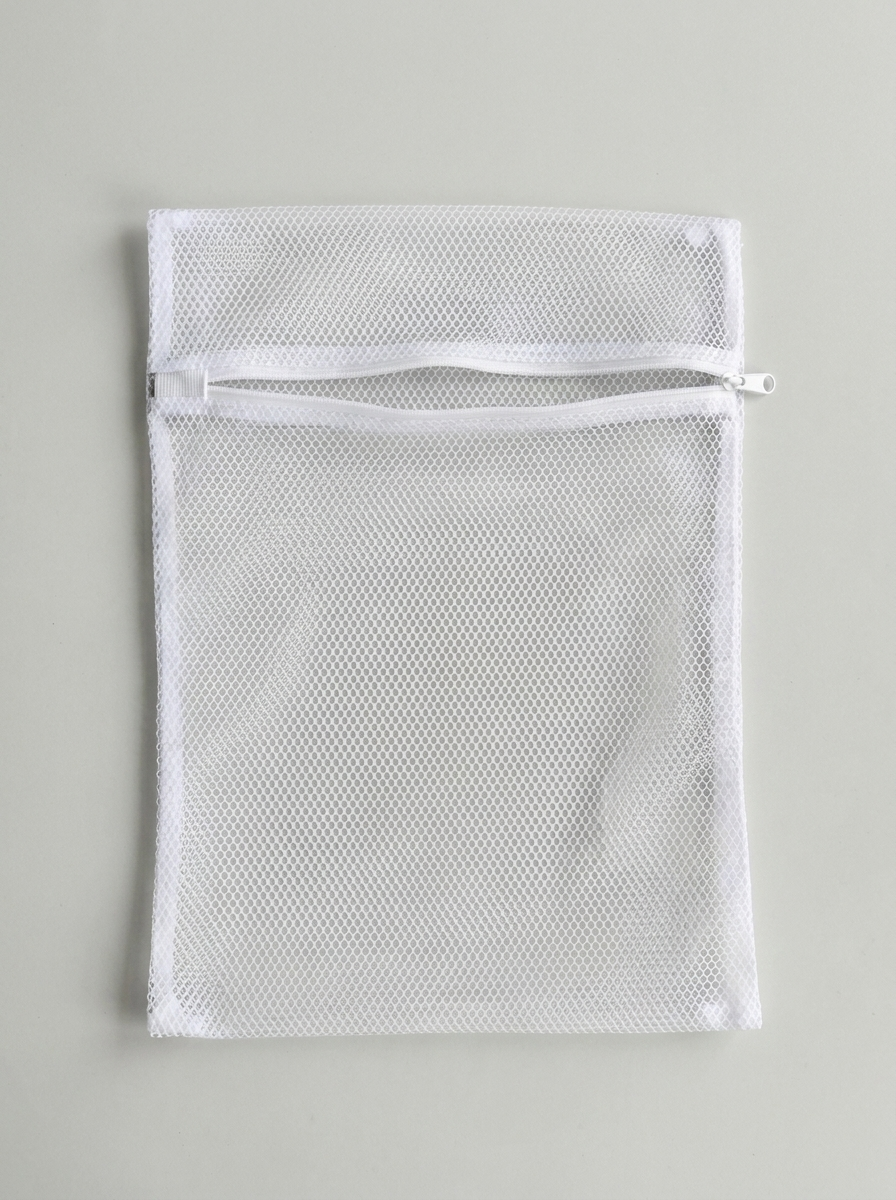 Reusable Mesh Laundry Bag for Bras, Lingerie and Delicates with Zip Closure
