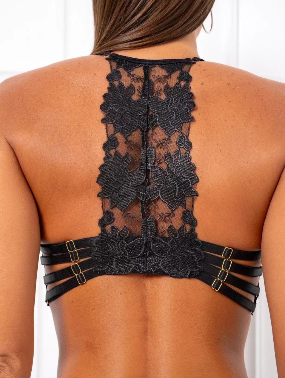 Dreiteiliges Damen-Dessous-Set mit Blumenstickerei aus Mesh, Bügel-BH und Strapsen