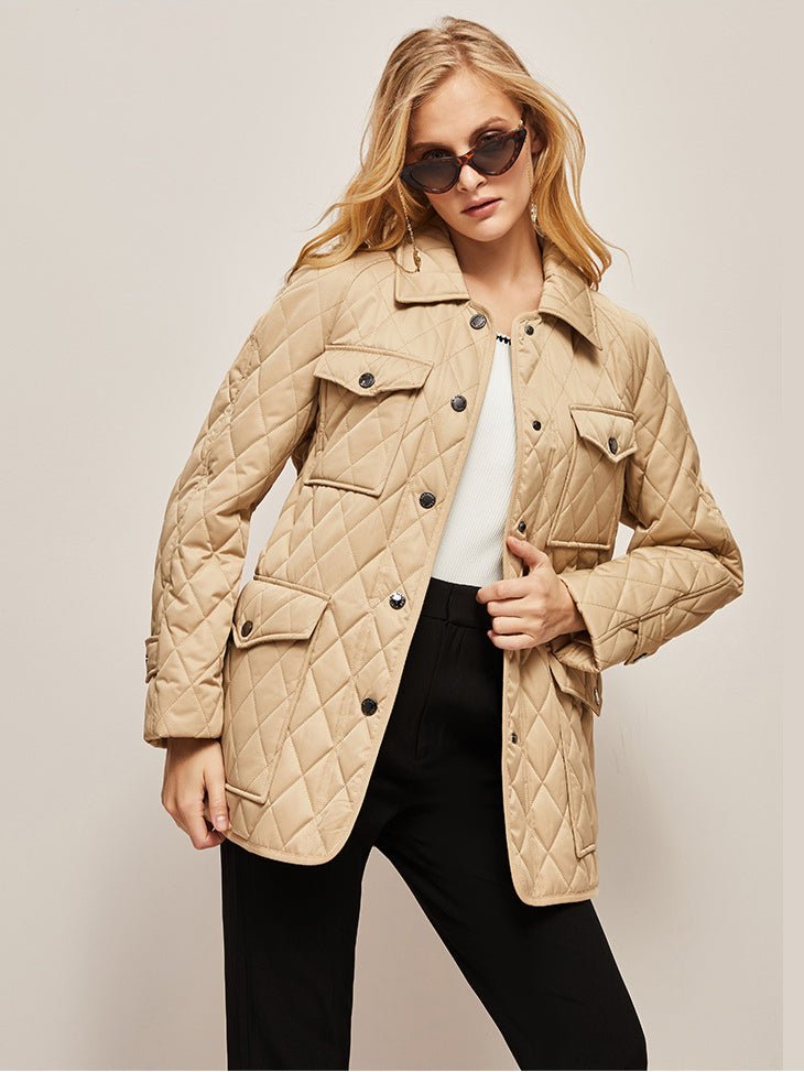 Gefütterte Herbstjacke mit dekorativen Akzenten